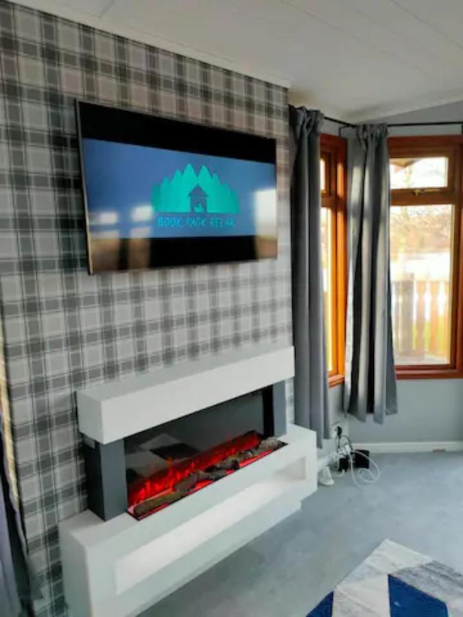 4 Bed Luxury Lodge With Hot Tub Near Lake District Warton  Εξωτερικό φωτογραφία