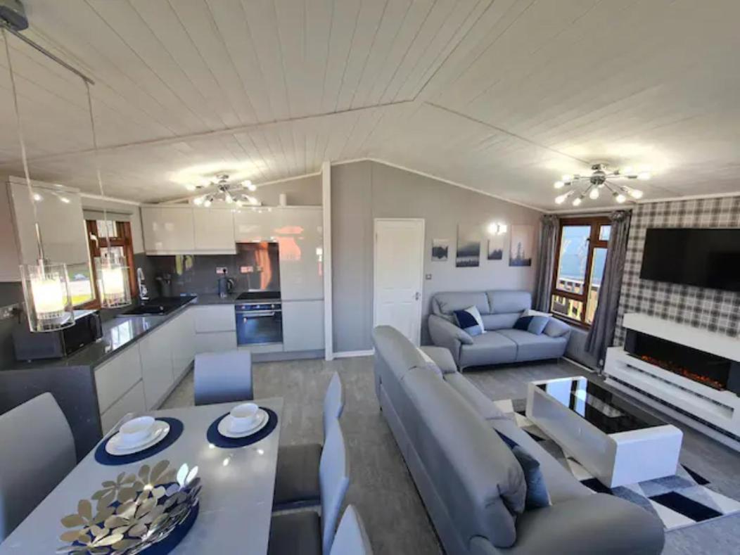 4 Bed Luxury Lodge With Hot Tub Near Lake District Warton  Εξωτερικό φωτογραφία