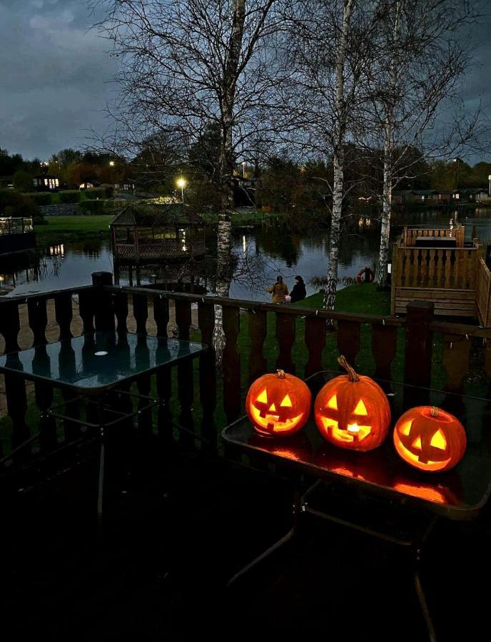 4 Bed Luxury Lodge With Hot Tub Near Lake District Warton  Εξωτερικό φωτογραφία